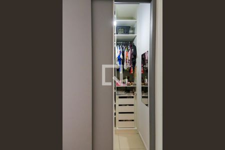 Apartamento para alugar com 50m², 2 quartos e 1 vaga Apartamento para alugar com 50m², 2 quartos e 1 vagaCloset do Quarto Suite