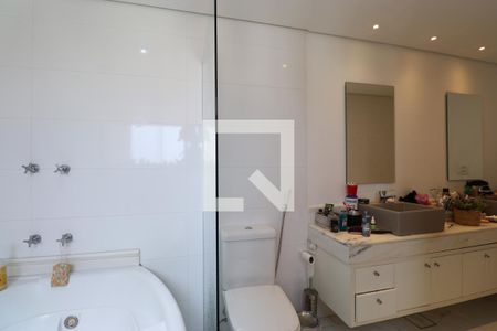 Apartamento à venda com 216m², 3 quartos e 4 vagasBanheiro da Suíte 3