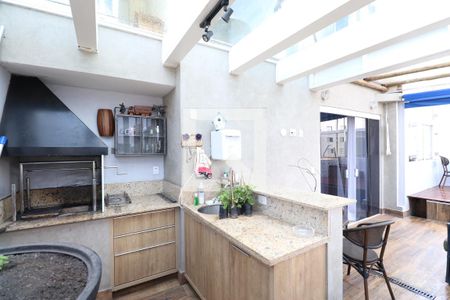 Apartamento à venda com 216m², 3 quartos e 4 vagasChurrasqueira