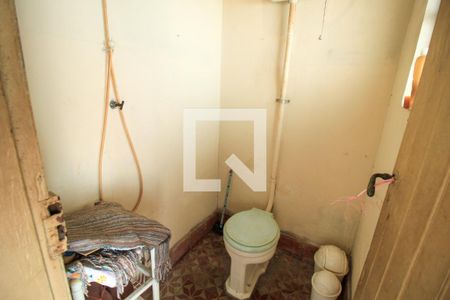 Casa à venda com 350m², 3 quartos e sem vaga Casa à venda com 350m², 3 quartos e sem vagaBanheiro de Serviço