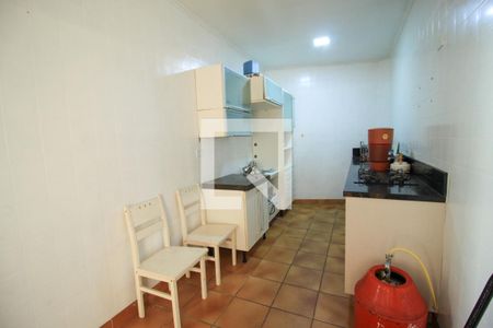 Casa à venda com 350m², 3 quartos e sem vaga Casa à venda com 350m², 3 quartos e sem vagaCasa 2 - Cozinha