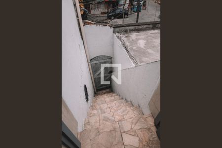 Casa para alugar com 42m², 1 quarto e sem vagaEscada acesso