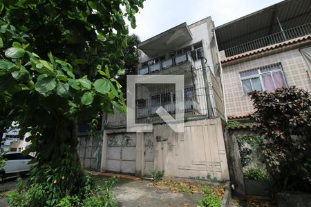 Casa à venda com 200m², 3 quartos e 3 vagasFachada da casa
