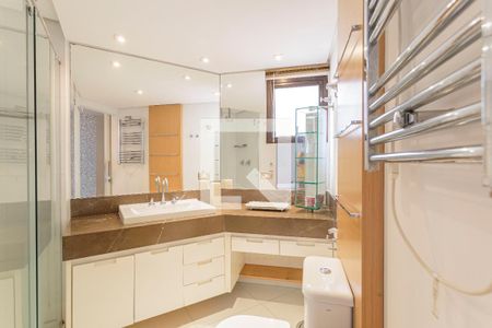 Apartamento para alugar com 125m², 3 quartos e 2 vagas Apartamento para alugar com 125m², 3 quartos e 2 vagasBanheiro da Suíte