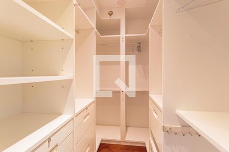 Apartamento para alugar com 125m², 3 quartos e 2 vagas Apartamento para alugar com 125m², 3 quartos e 2 vagasCloset da suíte