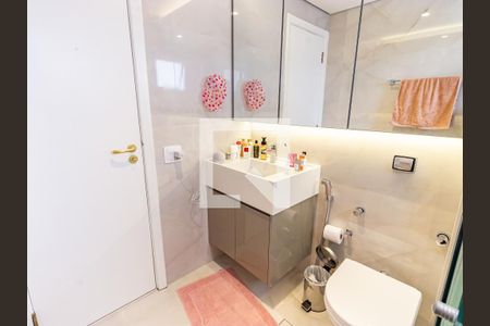 Apartamento à venda com 136m², 3 quartos e sem vaga Apartamento à venda com 136m², 3 quartos e sem vagaBanheiro da Suíte