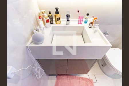 Apartamento à venda com 136m², 3 quartos e sem vaga Apartamento à venda com 136m², 3 quartos e sem vagaBanheiro da Suíte