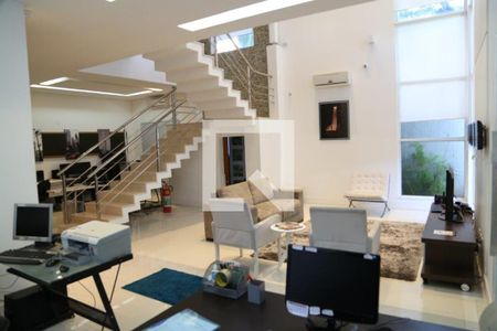 Casa à venda com 4 quartos, 600m² em Barra da Tijuca, Rio de Janeiro