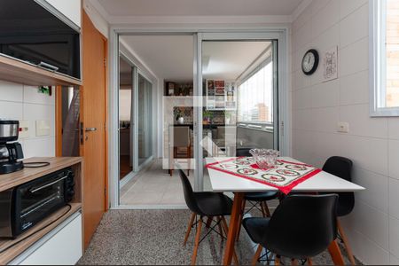 Apartamento à venda com 180m², 3 quartos e 4 vagasCozinha