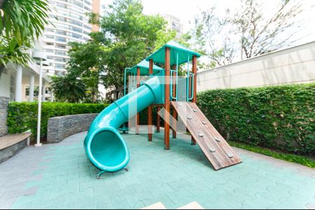 Apartamento à venda com 180m², 3 quartos e 4 vagasÁrea Comum - Playground