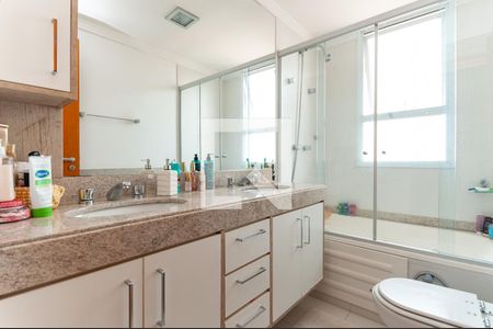 Apartamento à venda com 180m², 3 quartos e 4 vagasBanheiro da Suíte 3