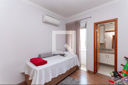 Apartamento à venda com 180m², 3 quartos e 4 vagasSuíte 2