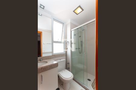 Apartamento à venda com 180m², 3 quartos e 4 vagasBanheiro da Suíte 2