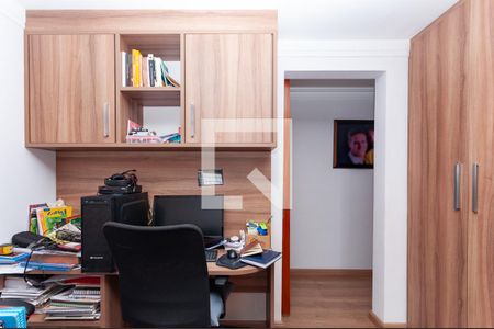 Apartamento à venda com 180m², 3 quartos e 4 vagasEscritório