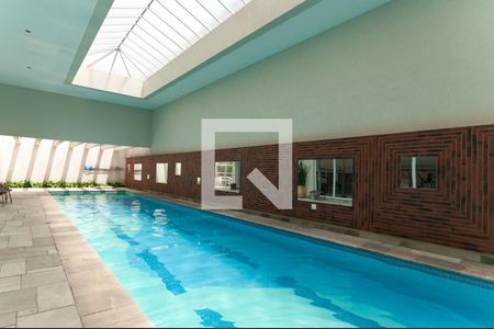 Apartamento à venda com 180m², 3 quartos e 4 vagasÁrea Comum - Piscina Coberta