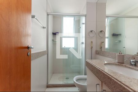 Apartamento à venda com 180m², 3 quartos e 4 vagasBanheiro da Suíte