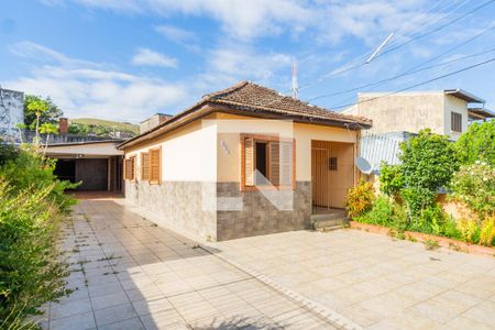 Casa à venda com 185m², 2 quartos e 2 vagas Casa à venda com 185m², 2 quartos e 2 vagasFachada