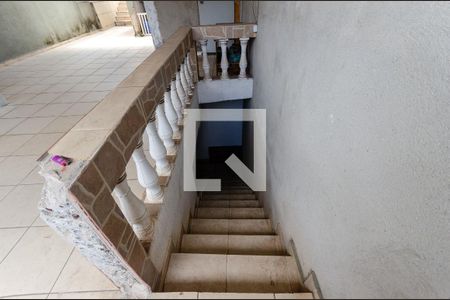 Casa à venda com 150m², 3 quartos e 2 vagasEscada