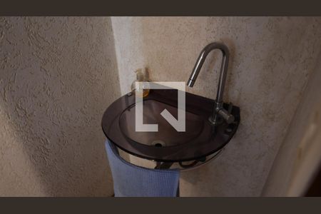 Casa de condomínio à venda com 800m², 4 quartos e 1 vagaLavabo