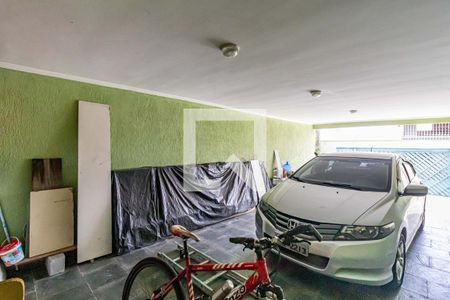 Casa à venda com 221m², 3 quartos e 6 vagas Casa à venda com 221m², 3 quartos e 6 vagasGaragem