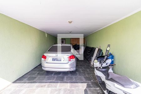 Casa à venda com 221m², 3 quartos e 6 vagas Casa à venda com 221m², 3 quartos e 6 vagasGaragem