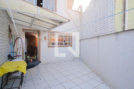 Casa à venda com 220m², 3 quartos e 5 vagasQuintal
