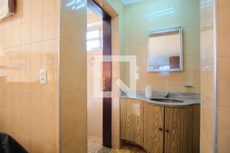 Casa à venda com 220m², 3 quartos e 5 vagasBanheiro de serviço