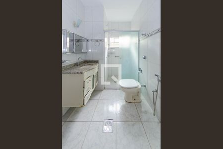 Casa à venda com 150m², 3 quartos e 2 vagas Casa à venda com 150m², 3 quartos e 2 vagasBanheiro