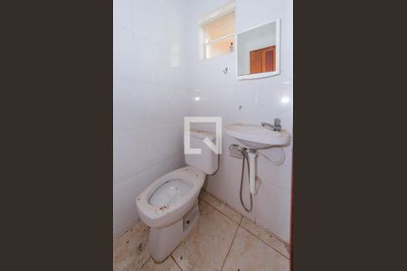 Casa à venda com 150m², 3 quartos e 2 vagas Casa à venda com 150m², 3 quartos e 2 vagasBanheiro de serviço