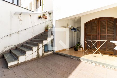 Casa à venda com 200m², 3 quartos e 2 vagas Casa à venda com 200m², 3 quartos e 2 vagasQuintal