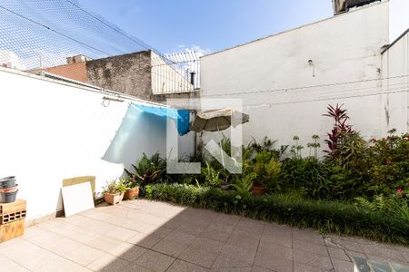 Casa à venda com 200m², 3 quartos e 2 vagas Casa à venda com 200m², 3 quartos e 2 vagasQuintal