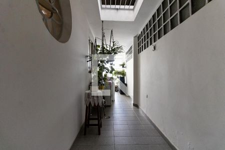 Casa à venda com 200m², 3 quartos e 2 vagas Casa à venda com 200m², 3 quartos e 2 vagasCorredor Lateral