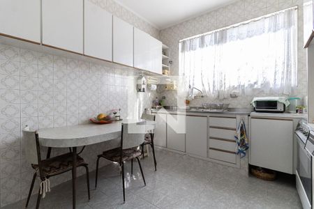 Casa à venda com 200m², 3 quartos e 2 vagas Casa à venda com 200m², 3 quartos e 2 vagasCozinha