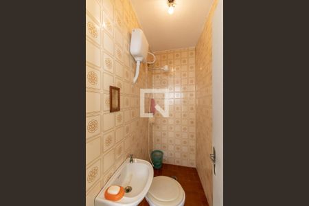 Casa à venda com 200m², 3 quartos e 2 vagas Casa à venda com 200m², 3 quartos e 2 vagasBanheiro de Serviço