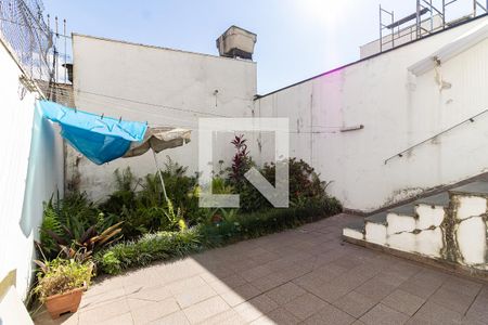 Casa à venda com 200m², 3 quartos e 2 vagas Casa à venda com 200m², 3 quartos e 2 vagasQuintal