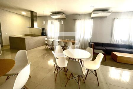 Apartamento para alugar com 80m², 2 quartos e 1 vaga Apartamento para alugar com 80m², 2 quartos e 1 vagaÁrea comum - Salão de Festas