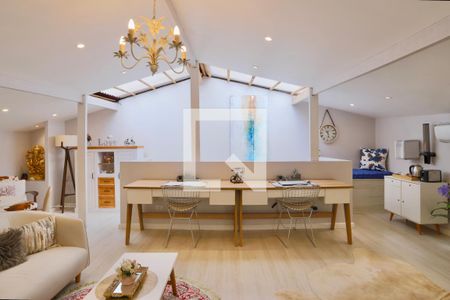 Casa à venda com 274m², 6 quartos e 1 vaga Casa à venda com 274m², 6 quartos e 1 vagaSuíte 6