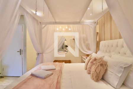 Casa à venda com 274m², 6 quartos e 1 vaga Casa à venda com 274m², 6 quartos e 1 vagaSuíte 4