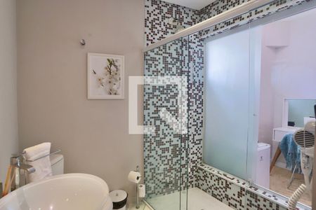 Casa à venda com 274m², 6 quartos e 1 vaga Casa à venda com 274m², 6 quartos e 1 vagaBanheiro/Suíte 3