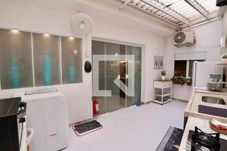 Casa à venda com 274m², 6 quartos e 1 vaga Casa à venda com 274m², 6 quartos e 1 vagaÁrea de serviço