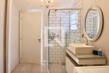 Casa à venda com 274m², 6 quartos e 1 vaga Casa à venda com 274m², 6 quartos e 1 vagaBanheiro/Suíte 6