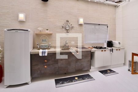 Casa à venda com 274m², 6 quartos e 1 vaga Casa à venda com 274m², 6 quartos e 1 vagaCozinha