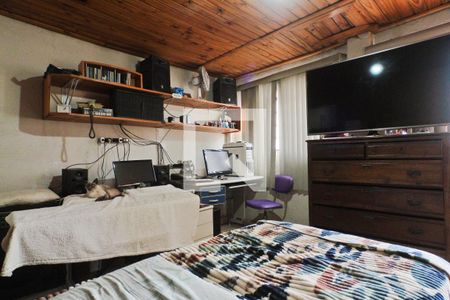 Casa à venda com 108m², 3 quartos e 3 vagas Casa à venda com 108m², 3 quartos e 3 vagasEdícula - quarto 2