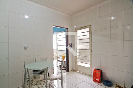 Casa à venda com 108m², 3 quartos e 3 vagas Casa à venda com 108m², 3 quartos e 3 vagasCozinha