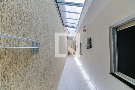 Casa à venda com 180m², 3 quartos e 4 vagasCorredor