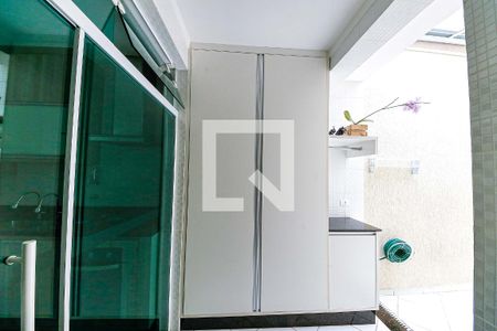 Casa à venda com 180m², 3 quartos e 4 vagasÁrea de Serviço