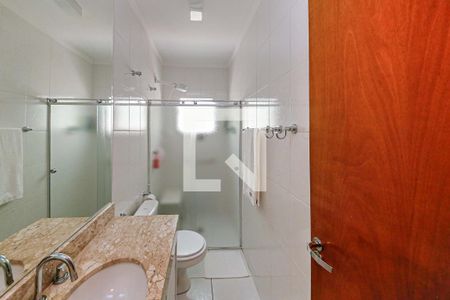 Casa à venda com 180m², 3 quartos e 4 vagasBanheiro