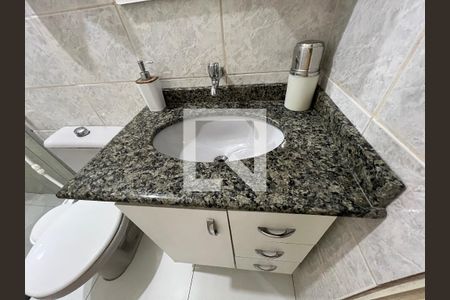 Casa à venda com 250m², 4 quartos e 2 vagas Casa à venda com 250m², 4 quartos e 2 vagasBanheiro da Suíte