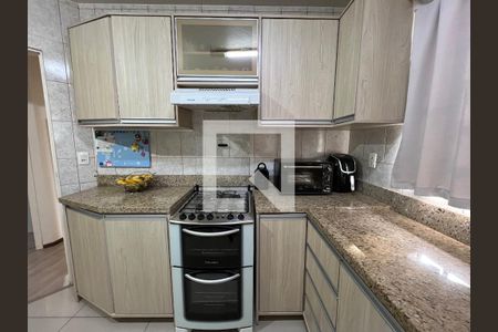 Casa à venda com 250m², 4 quartos e 2 vagas Casa à venda com 250m², 4 quartos e 2 vagasCozinha 1