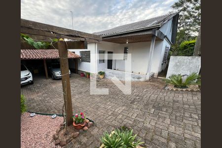 Casa à venda com 250m², 4 quartos e 2 vagas Casa à venda com 250m², 4 quartos e 2 vagasGaragem
